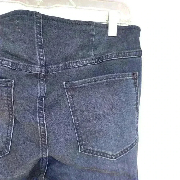 NWT We The Free High-Rise Bell Bottom Jeans - Picture 5 of 9